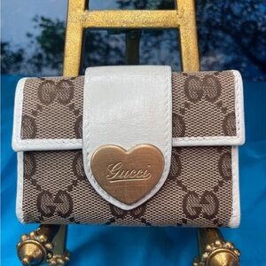 Gucci Brown and Cream Key Holder Wallet with Gold Heart Accent VGC